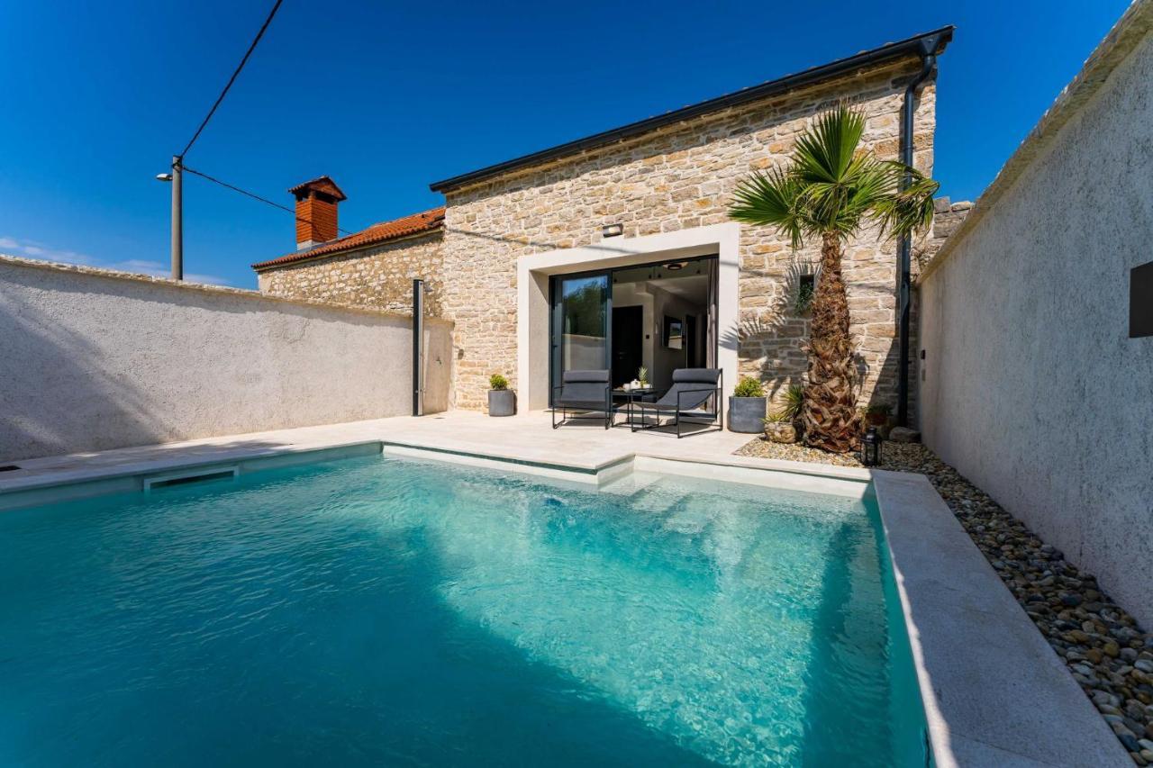 Stone House With Pool Poeta Villa Pridraga ภายนอก รูปภาพ