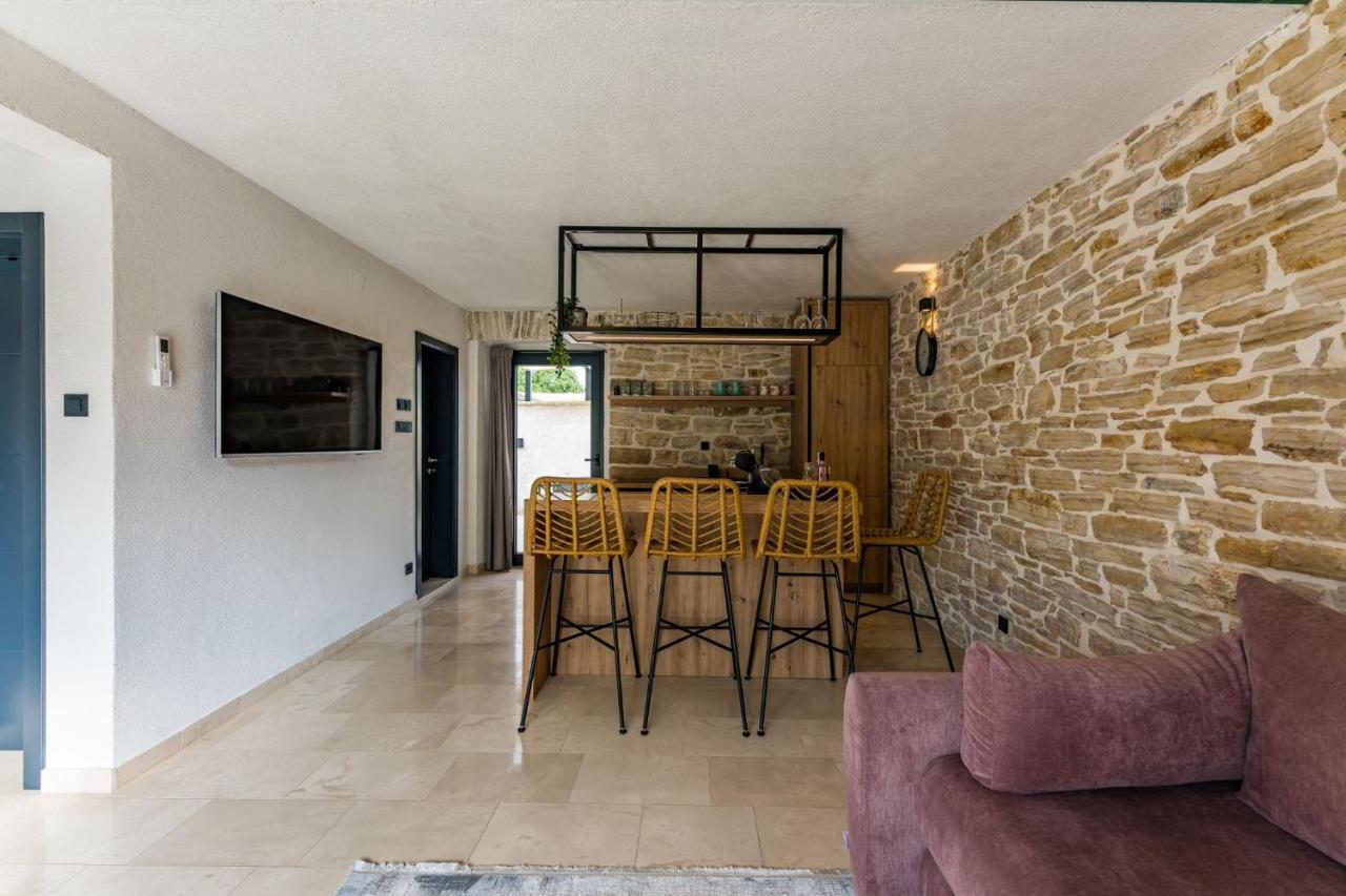 Stone House With Pool Poeta Villa Pridraga ภายนอก รูปภาพ
