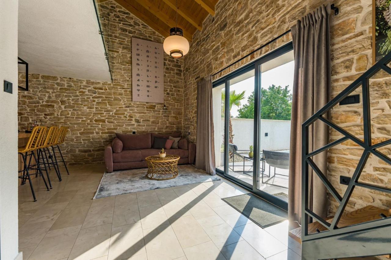 Stone House With Pool Poeta Villa Pridraga ภายนอก รูปภาพ
