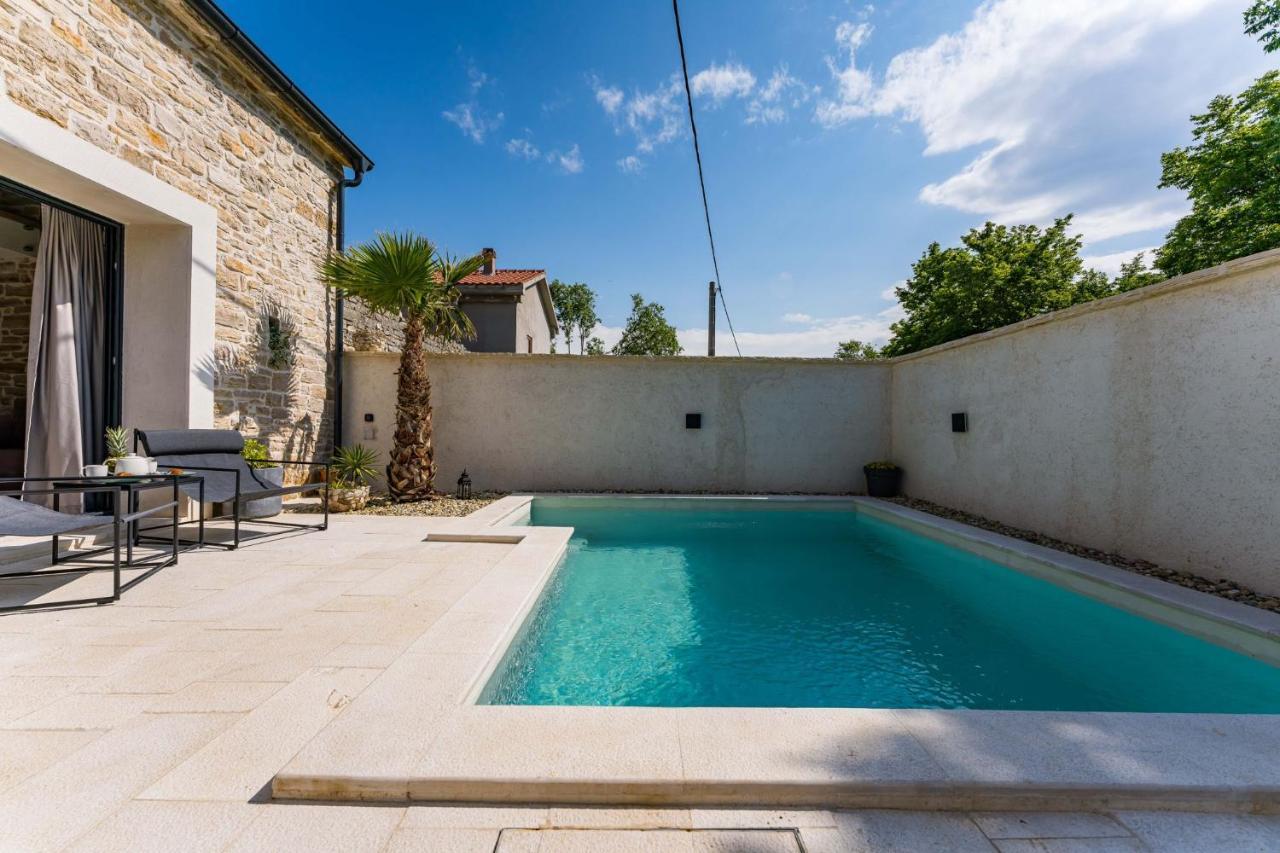 Stone House With Pool Poeta Villa Pridraga ภายนอก รูปภาพ