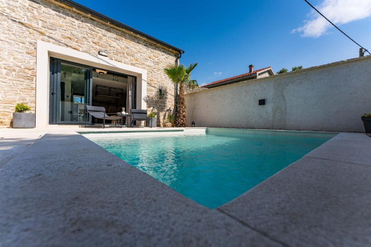 Stone House With Pool Poeta Villa Pridraga ภายนอก รูปภาพ
