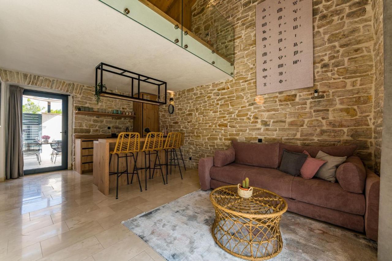 Stone House With Pool Poeta Villa Pridraga ภายนอก รูปภาพ